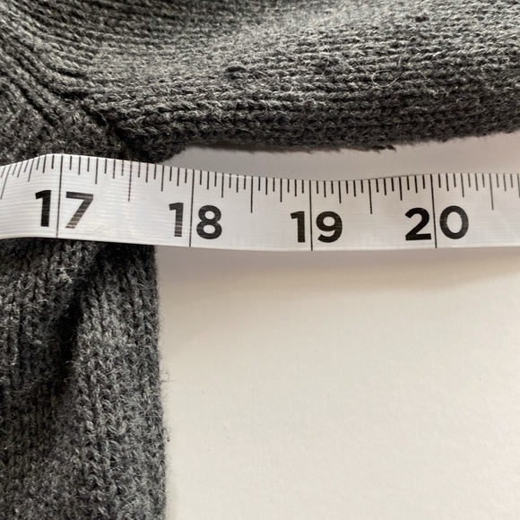 BANANA REPUBLIC GRAY SHORT SLEEVE DOUBLE BREASTED CARDIGAN SWEATER Sz M … - Picture 8 of 13